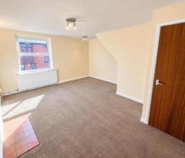 2 bedroom end of terrace house to rent - Photo 2