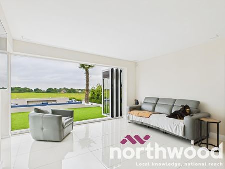 5 bedroom detached house to rent - Photo 3