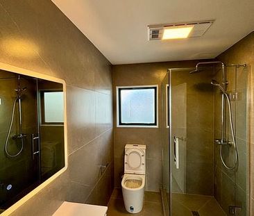 Stunning New 5-Bedroom Home in Otahuhu - Photo 2