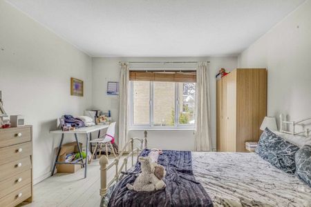 Tithe Barn Close, Kingston Upon Thames, KT2 - Photo 2