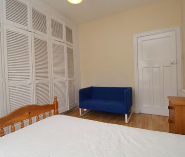 3 bedroom flat to rent - Photo 6
