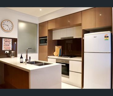 Elevated And Spacious One Bedroom Apartment Plus Multipurpose Room - Photo 5