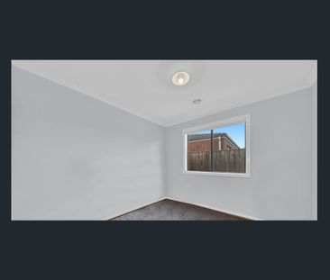 102 Athletic Circuit, Clyde, Vic 3978 - Photo 4