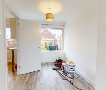 2 bedroom semi-detached house to rent - Photo 5