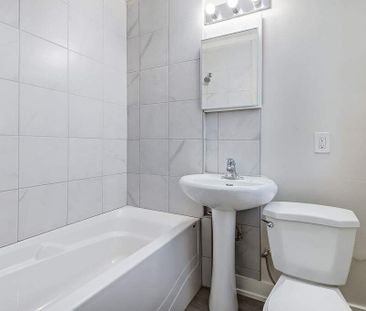 1 Bedroom - Photo 2