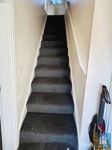 Vicarage Close, South Kirkby, Pontefract, West Yorkshire, WF9 - Photo 5