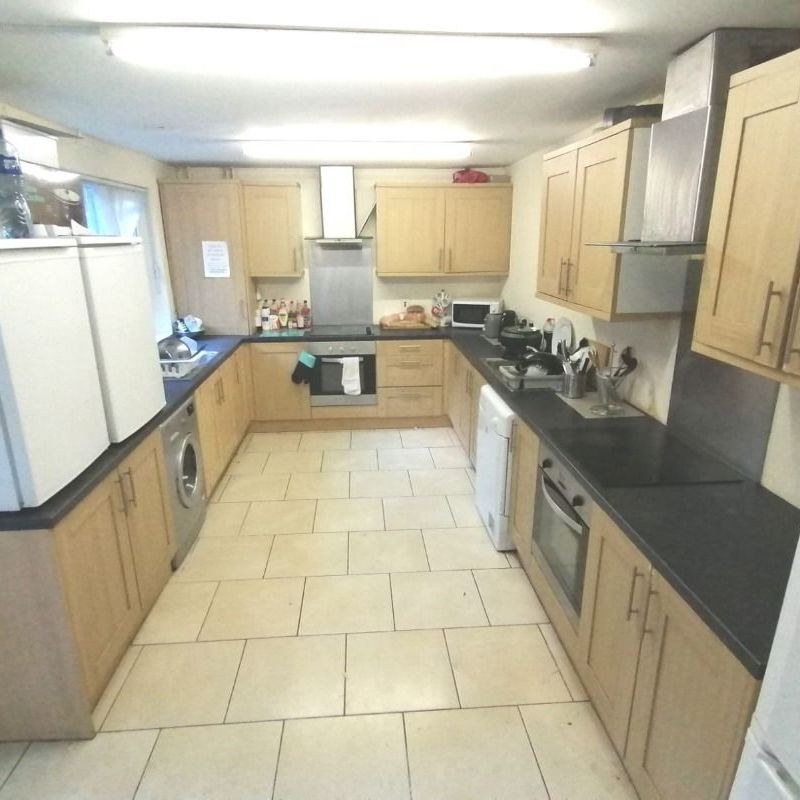 Room 3 - Wellesley Avenue, Belfast BT9 6DH - Photo 1