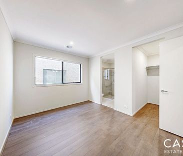 Contemporary Comfort in Clyde North - Photo 6