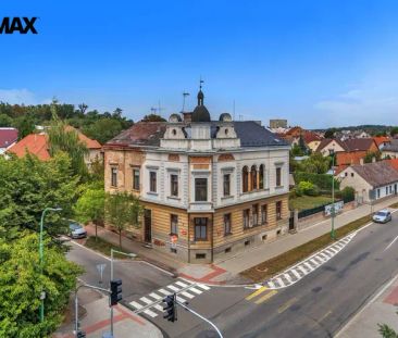 Prostorný byt 3+1 ve Vlachově vile v Chlumci nad Cidlinou se zahradou - Fotografie 6