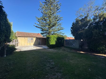 Freshly Painted 1 Bedroom Unit - Photo 5