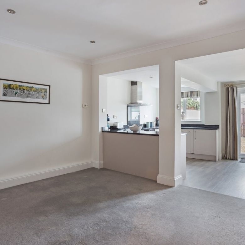 2 bedroom terraced house to rent - Photo 1