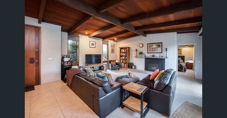 Beautiful Family Home With Pool! - Photo 4