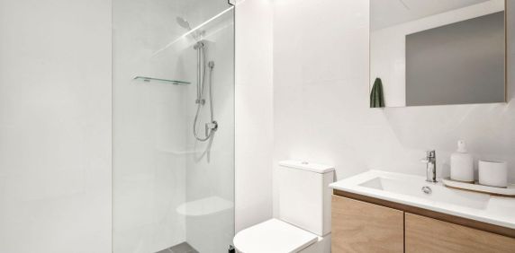 FURNISHED STUDIO APARTMENTS - RENT INCLUDES WATER,GAS,ELECTRICITY AND INTERNET! - Photo 2