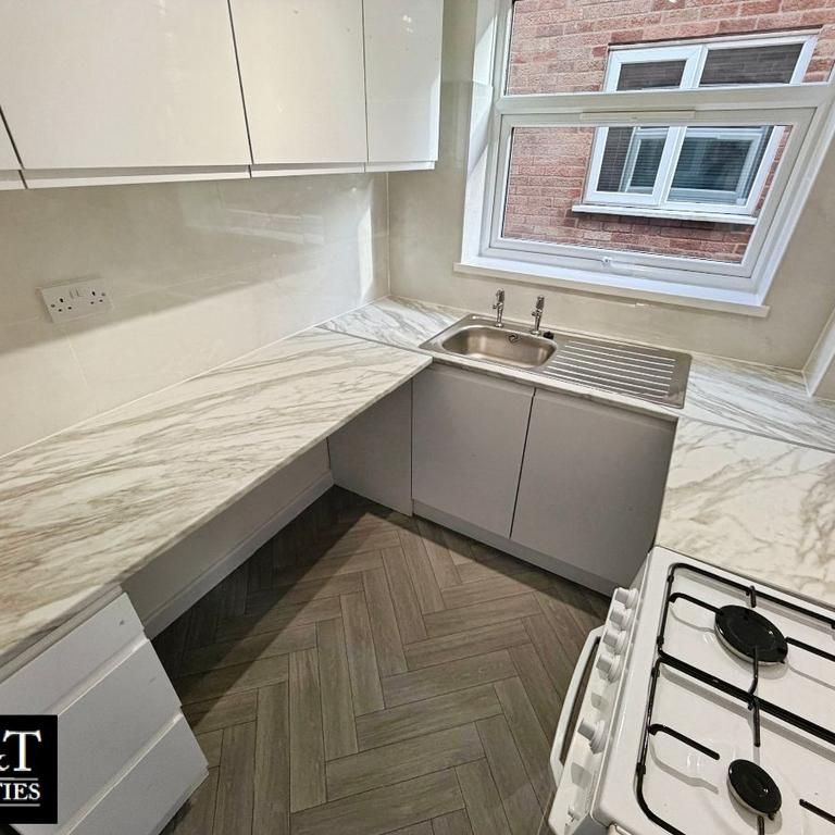 2 bedroom maisonette to rent - Photo 1