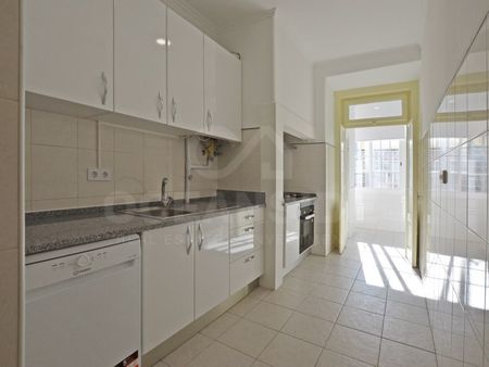Apartamento T2+1 em Lisboa - Photo 3