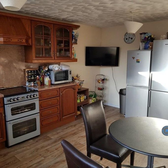 1 bedroom in a house share to rent - Photo 1