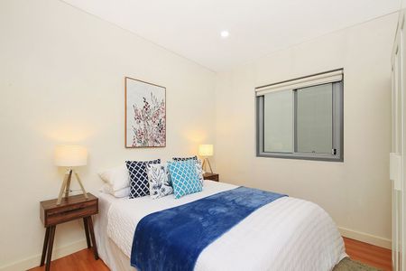 Sunfilled Two Bedroom Apartment! - Photo 3