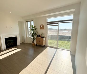 For Lease - 103 Picardy Drive, Hamilton, Ontario - Photo 2