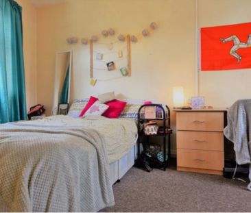 6 Bed - 3 Chiswick Street, Hyde Park, Leeds - LS6 1QE - Student - Photo 5