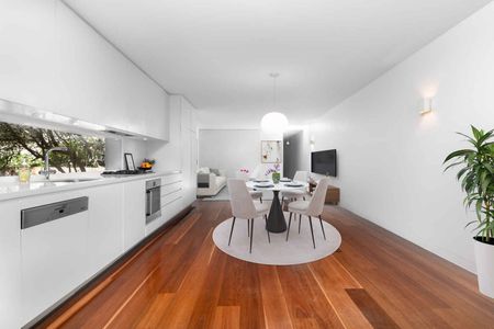 Stylish 4 Bedroom Semi in the Heart of Bondi - Photo 2