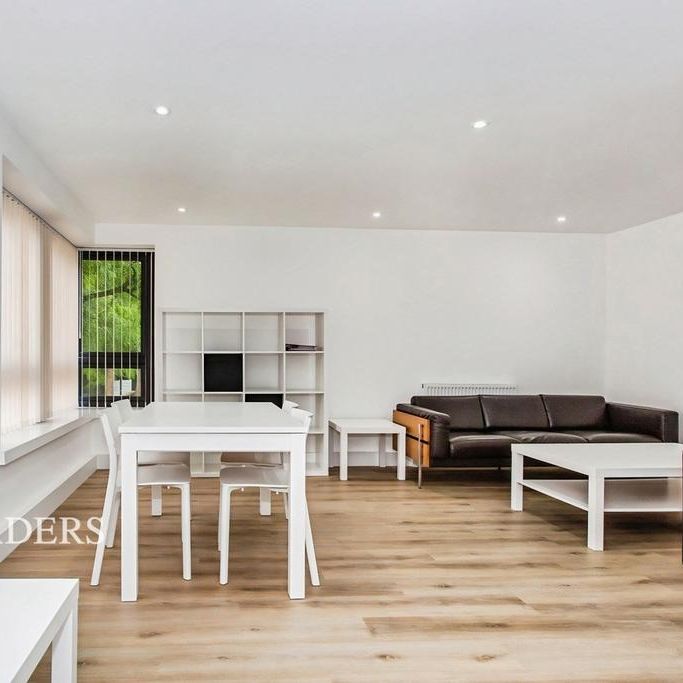 3 bedroom flat to rent - Photo 1