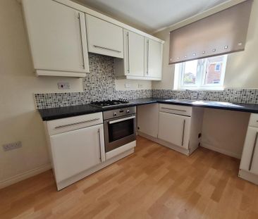 3 bedroom end of terrace house to rent - Photo 4