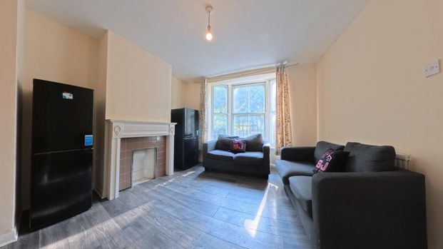 5 bedroom end of terrace house to rent - Photo 1