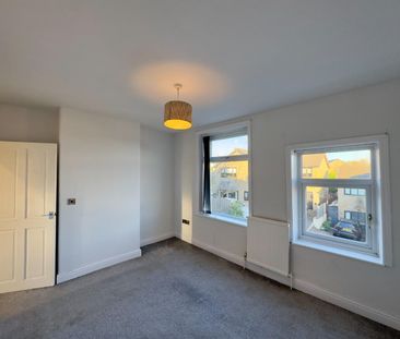 Bolton Grove, Barrowford, Nelson - Photo 2