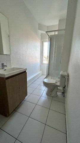 Location Appartement 2 pièces 45m² - Photo 2