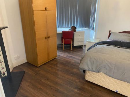 5 bedroom semi-detached house on Marlborough Road, CV2 4ES. - Photo 5