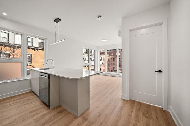 2040 Rue Clark, Ville-Marie, QC - Photo 1