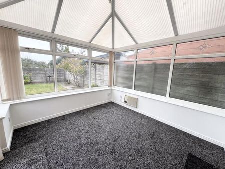 3 bedroom apartment to rent - Photo 2