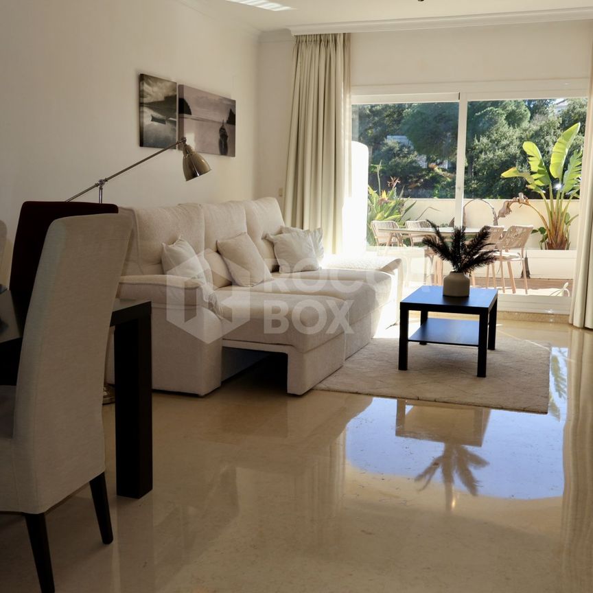 Luxury Penthouse with Panoramic Sea Views and Exceptional Amenities - Photo 1