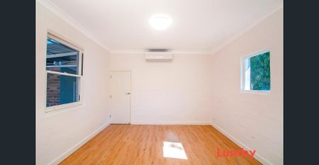 Modern Studio... Available to rent now! - Photo 4