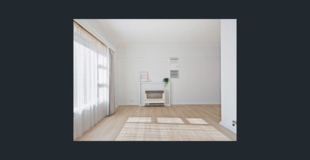 Spacious Family Home in a Peaceful Coastal Setting - Photo 2