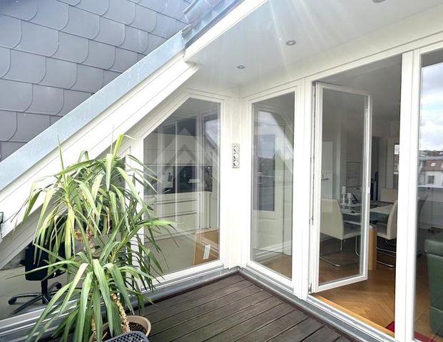 Moderne Wohnung mit Tiefgaragenstellplatz ... Ein Wohnjuwel über den Dächern der begehrten Leipziger Südvorstadt - Photo 1