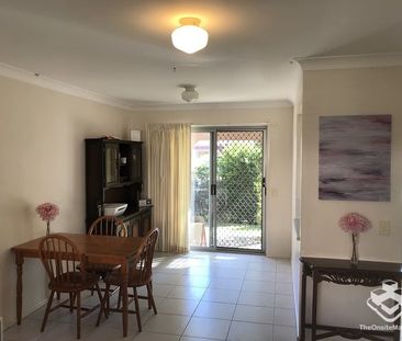 CreLovely Townhouse in Central Thorneside Locationate Listing - Photo 2