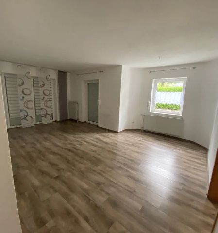 Günstige 2-Zimmer-Wohnung mit Einbauküche - Photo 4