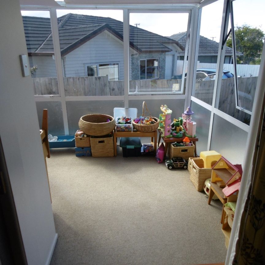 Bright and airy family home - Photo 1