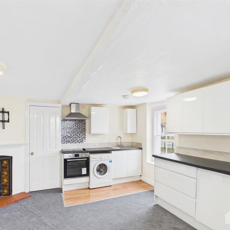 1 bedroom flat to rent - Photo 1