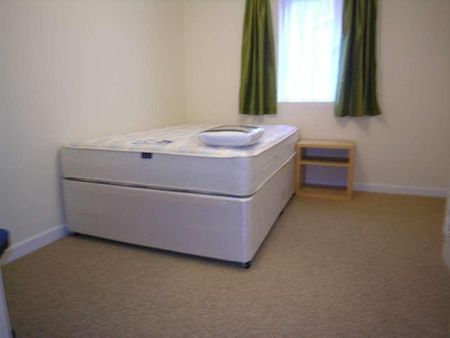 Bedroom Detached House In Winton, BH9 - Photo 3