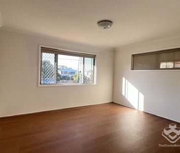 Renovated & Spacious 2 to 3 Bedroom duplex in Prime Ormiston Locati... - Photo 2
