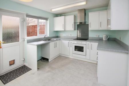 2 bedroom terraced house to rent - Photo 2