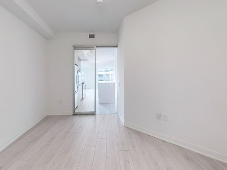 For Lease - 395 Dundas Street Unit# 818, Oakville, Ontario - Photo 4