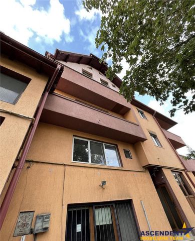 Casa cu 8 camere: clinica, cabinete medicale, centru estetic - Fotografie 3