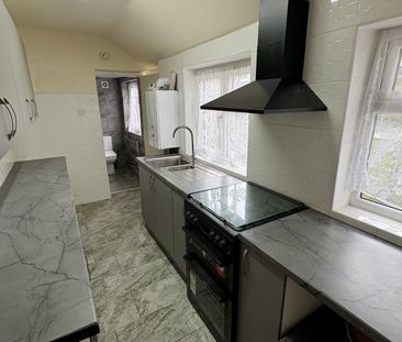 2 Bedroom Terraced House to Rent – £1,100 PCM - Photo 1