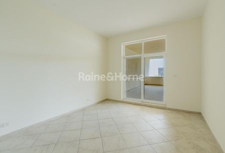 Garden View I Vacant I Bigger than any Townhouse - Photo 2