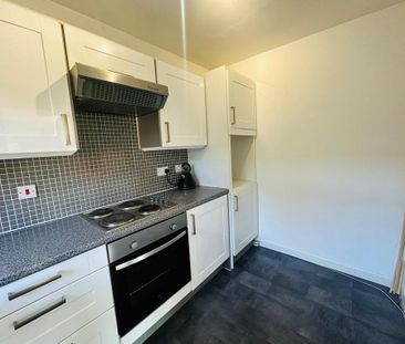 3 bedroom flat to rent - Photo 5