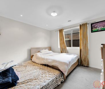 Spacious Family Living in Prime Deer Park Location - Photo 5