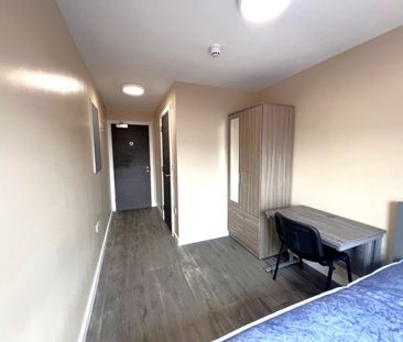 4 Bed Flat, Hepburn Road, BS2 - Photo 5